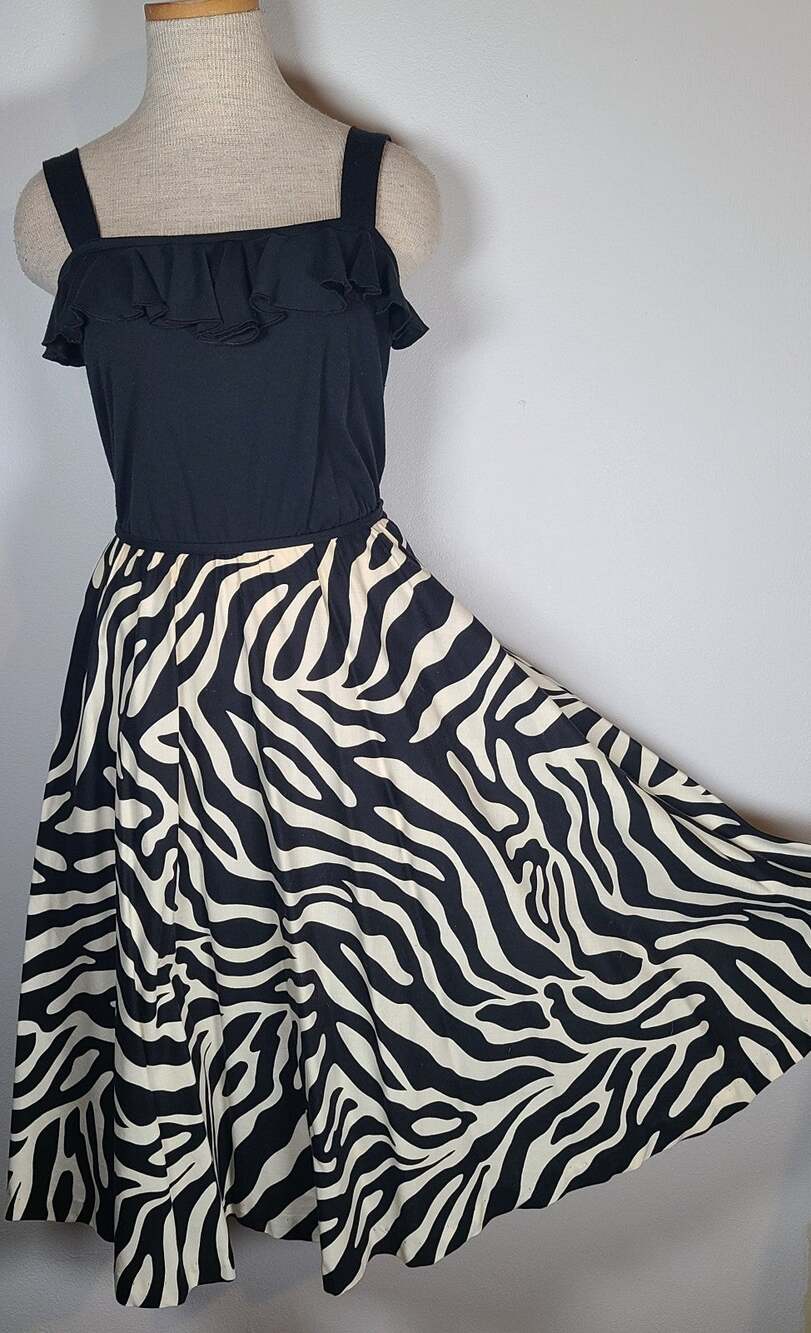 VINTAGE 1970'S TONI TODD Strappy Dress Ruffle Fit & Flare Zebra USA Retro SZ 6